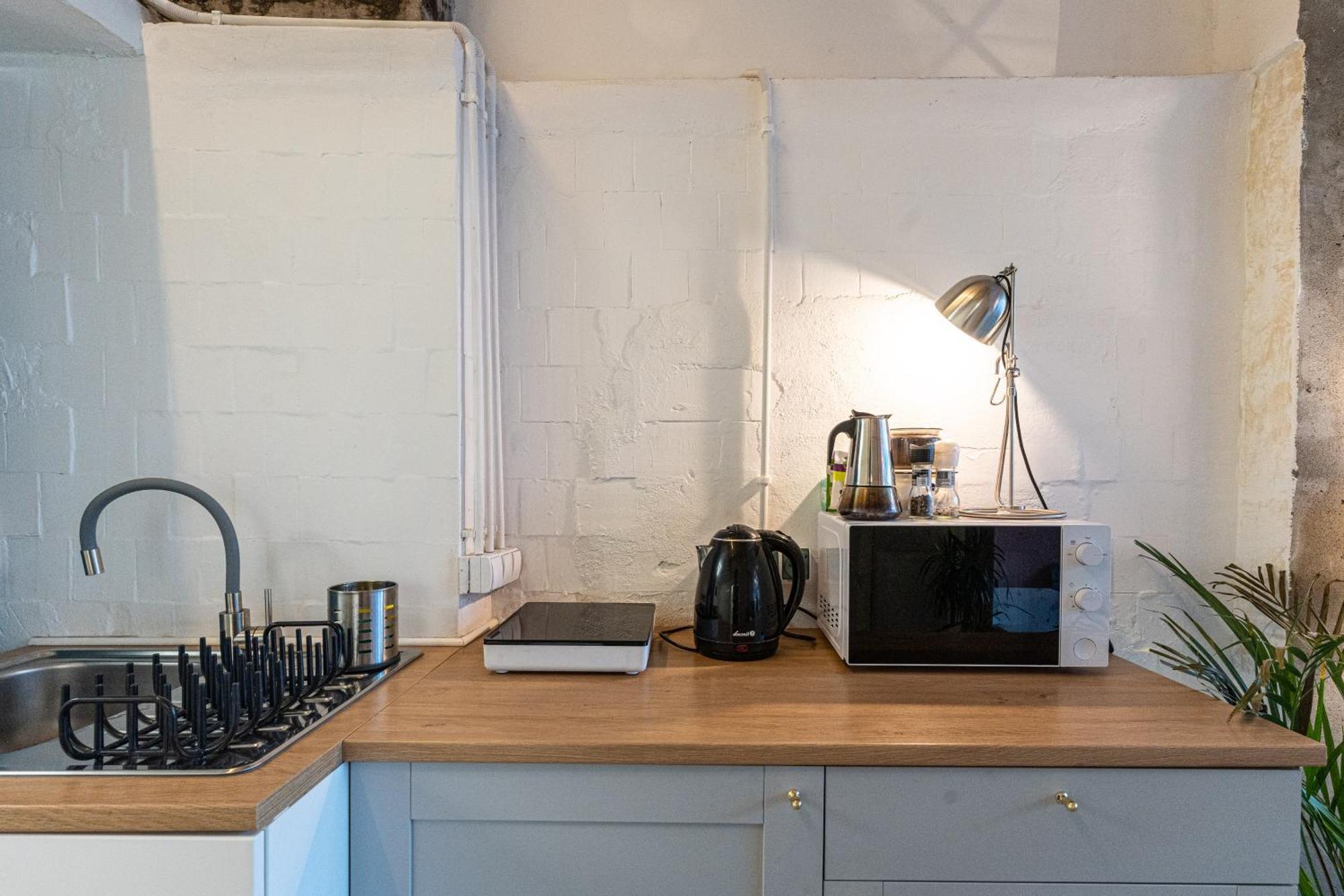 Real Loft In Center - 1gbit Wifi, Netflix, And Coffee *