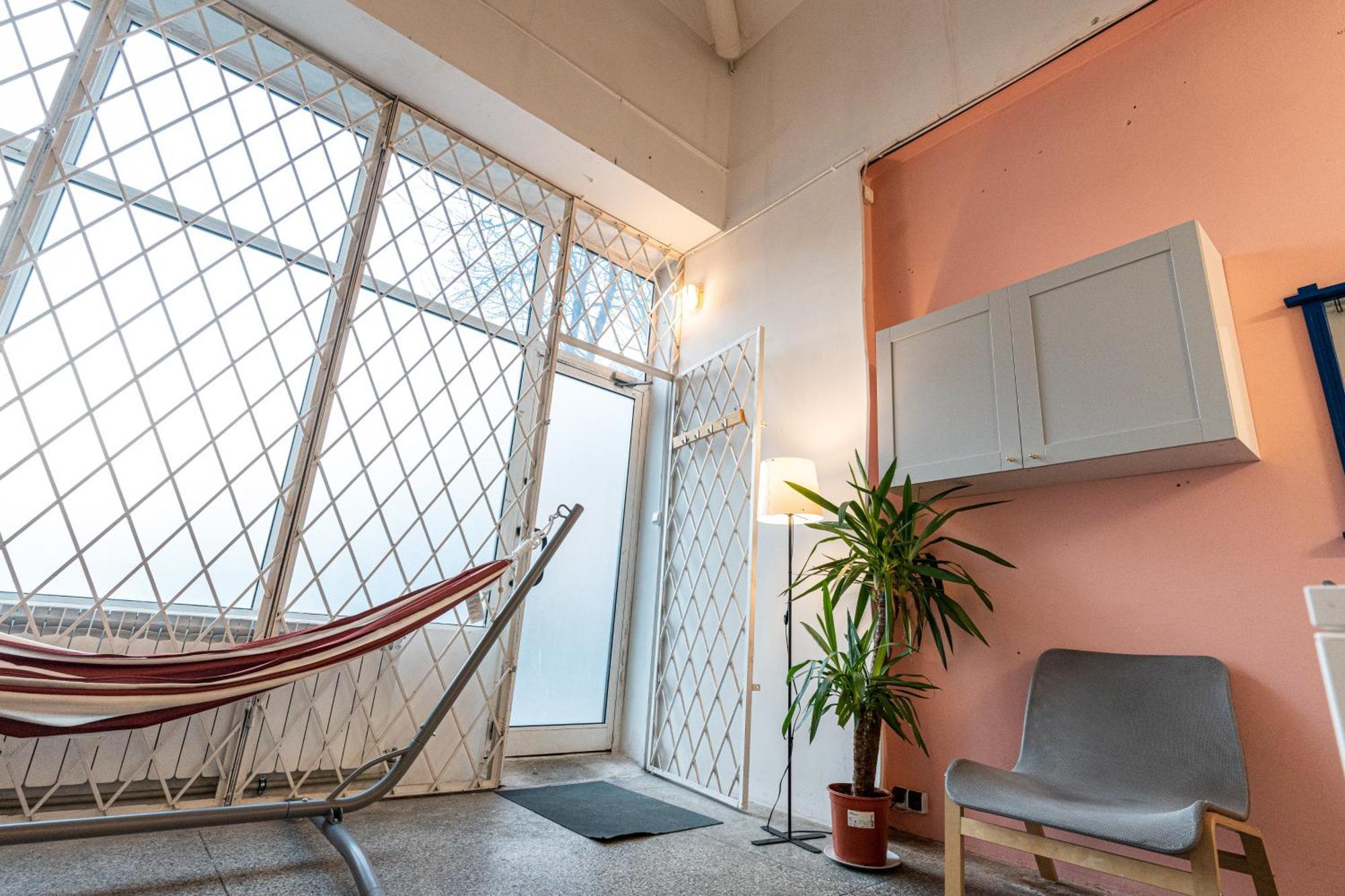Real Loft In Center - 1gbit Wifi, Netflix, And Coffee Apartment *